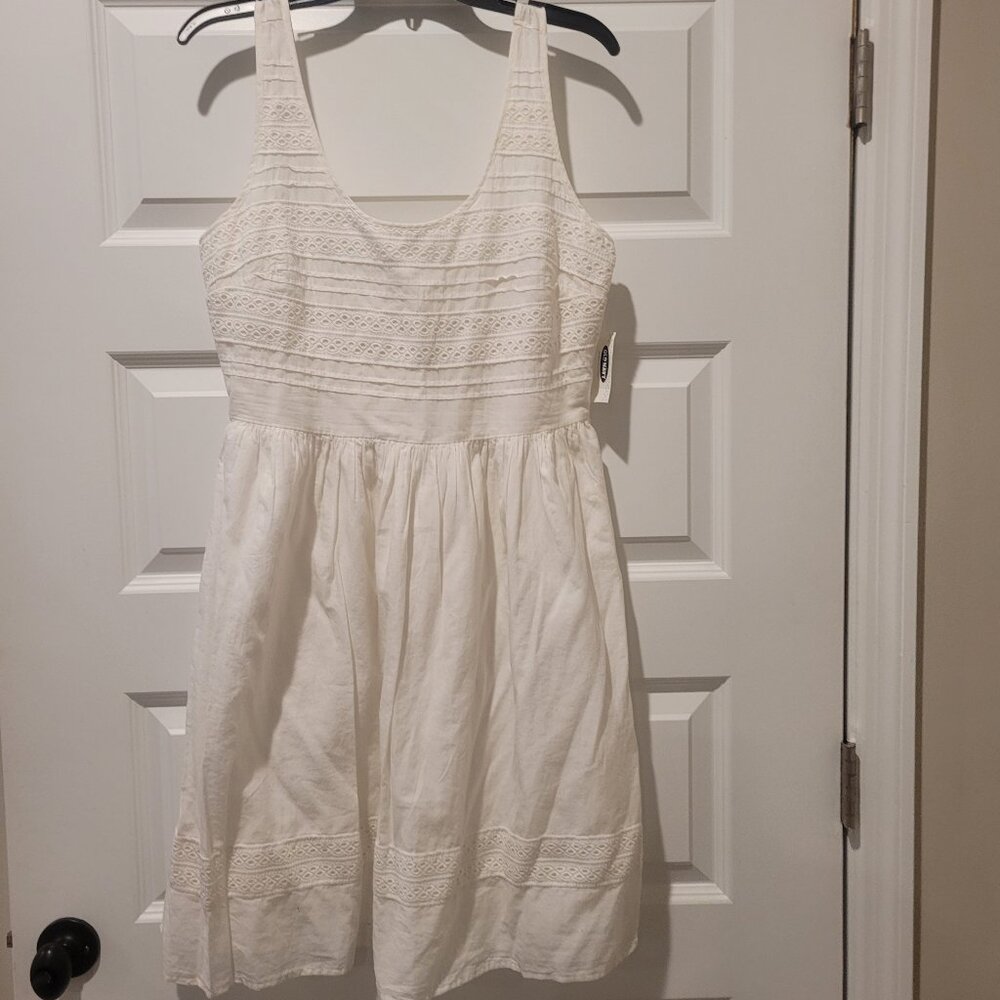 Old Navy White Linen Style Dress with Crotchet Accents size Medium, NWT
